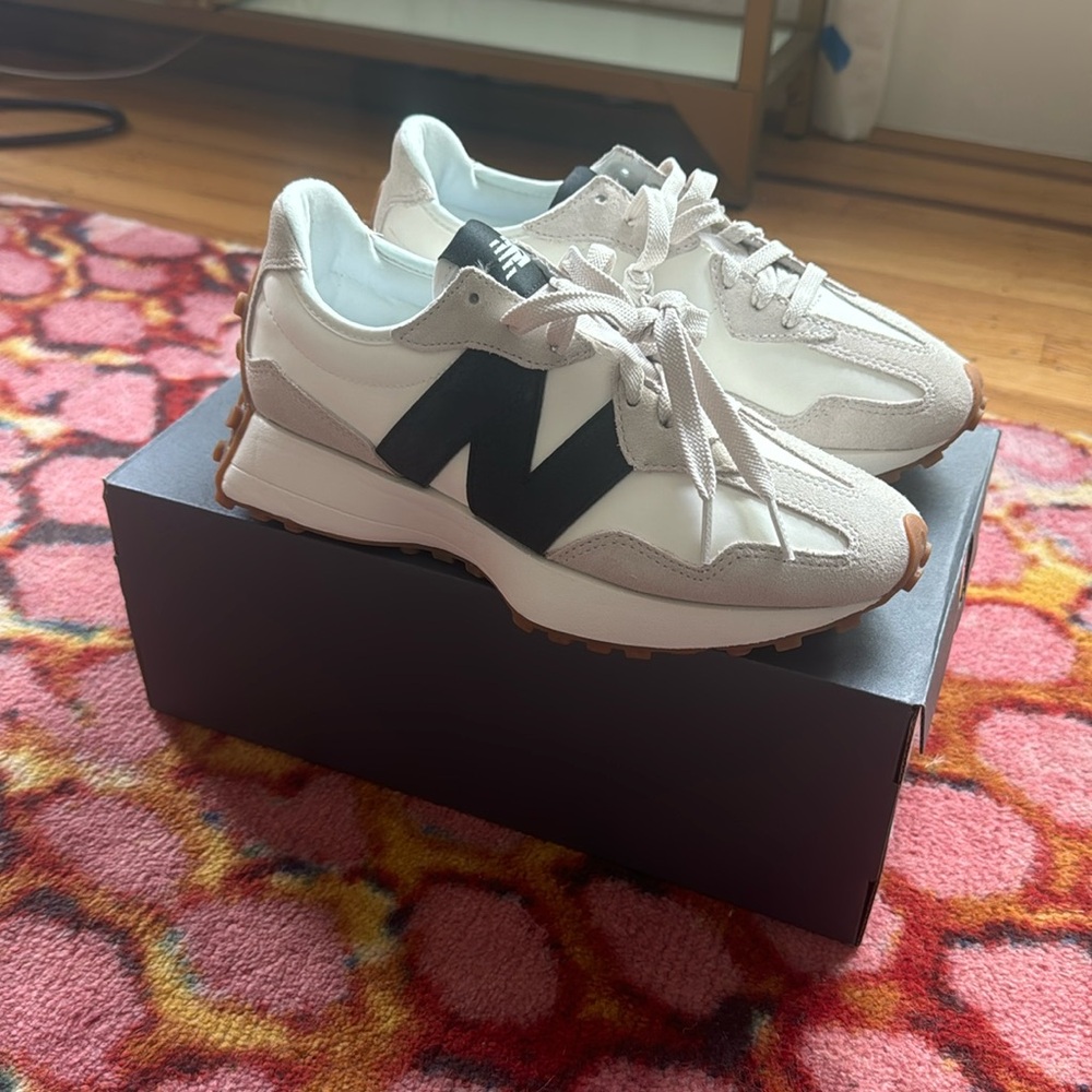 New Balance 327 Moonbeam w Black W6.5